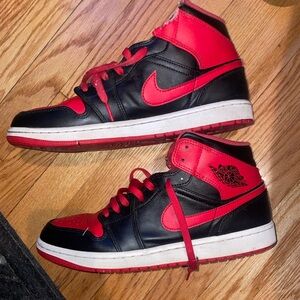 Red Nike high top dunk air Jordan’s size 12 men’s